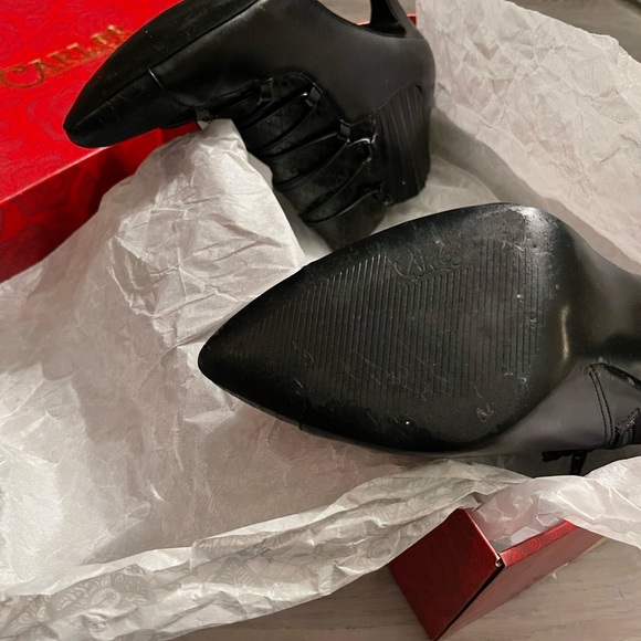 Black heeled booties - Picture 7 of 7